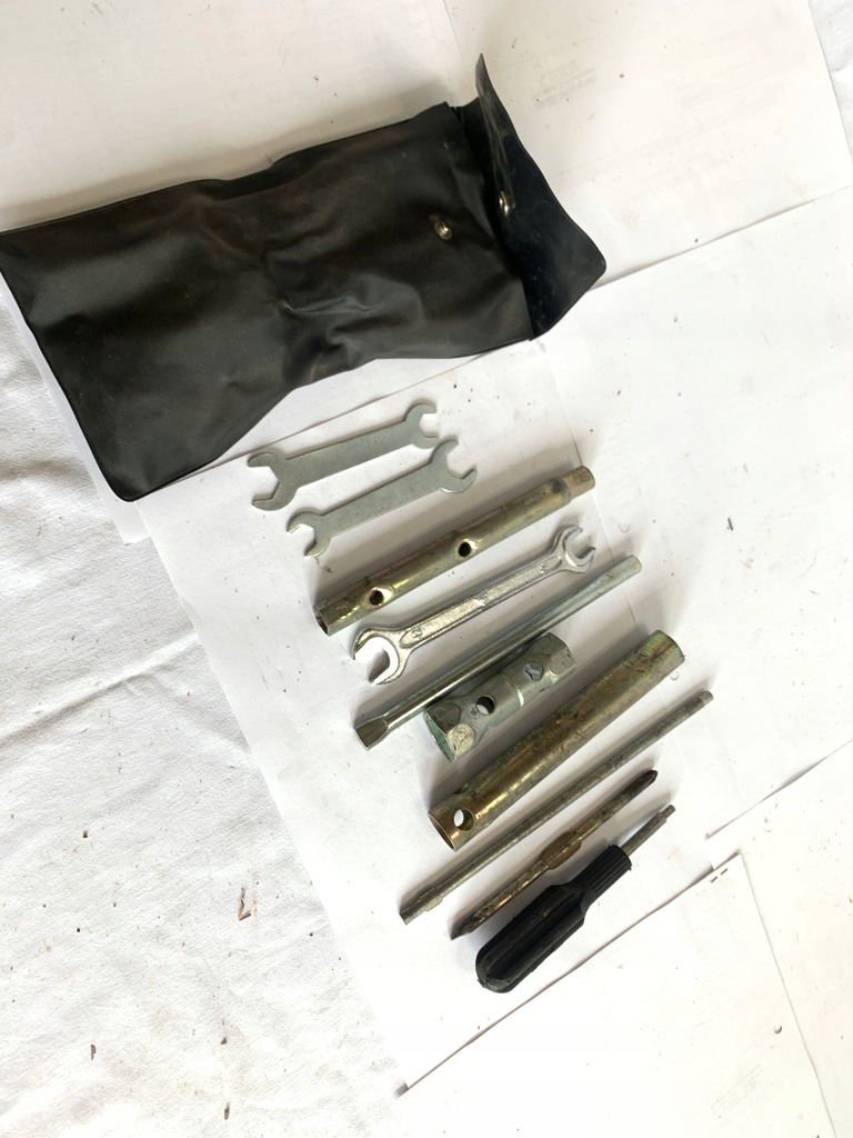 unelte cu chei metalice Product image