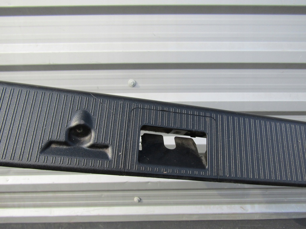 2 MERCEDES W202 COMBI CAPACĂ PORGAI SPATE ÎN PORGAI Product image