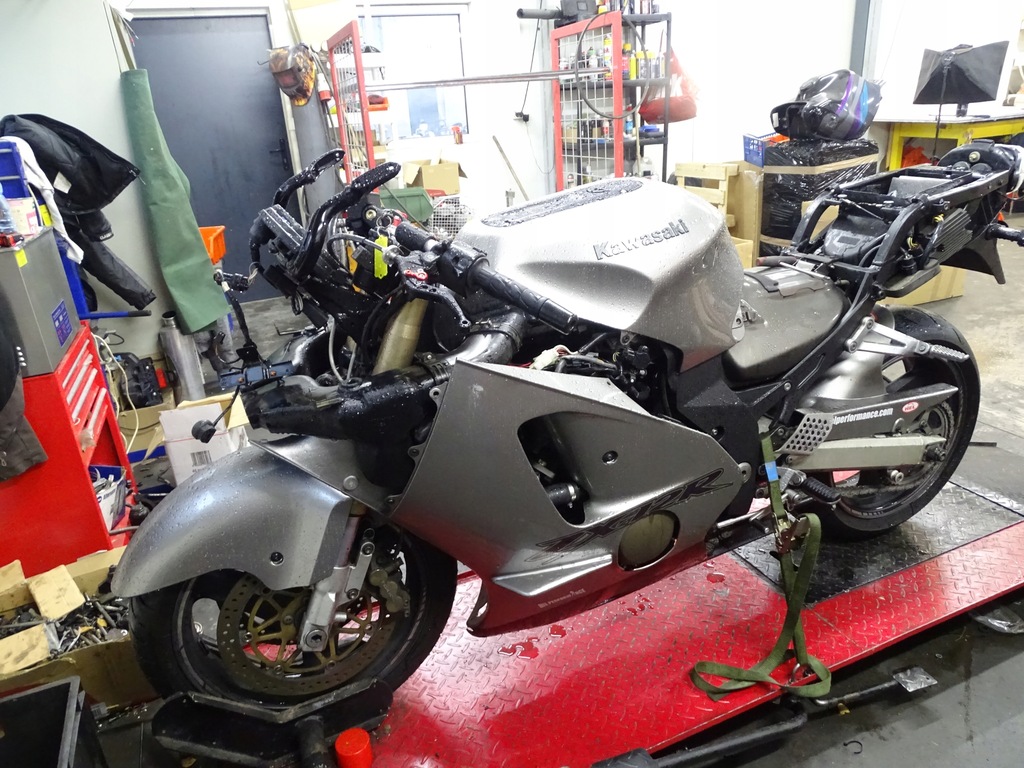 Supapa de vid motor Kawasaki ZX-12R ZX-12 R ZX12R ZX12 00-06 Product image