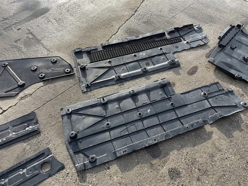 SET CAPACĂ ȘASIU SUB CAROSIERĂ RENAULT CLIO 5 V 19-23R 20R Product image