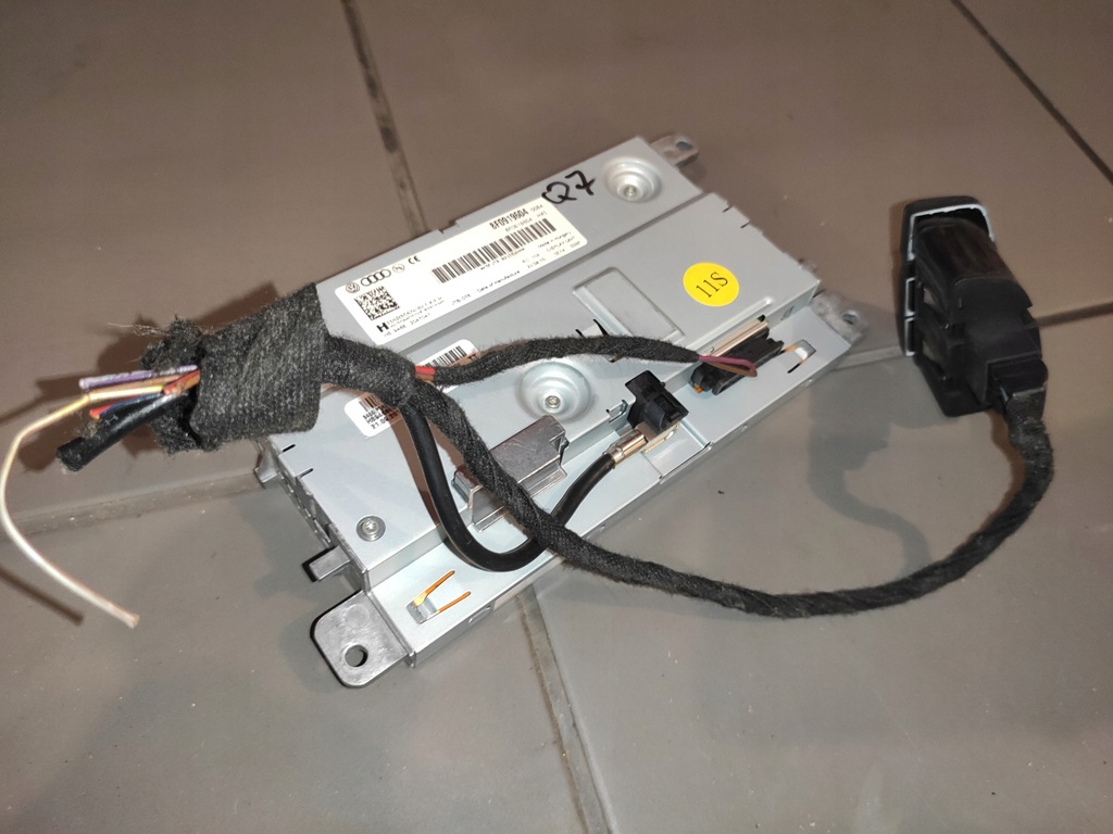 AUDI Q7 4L LIFT MONITOR ECRAN DE NAVIGARE MMI DISPLAY LCD ORIGINAL Product image