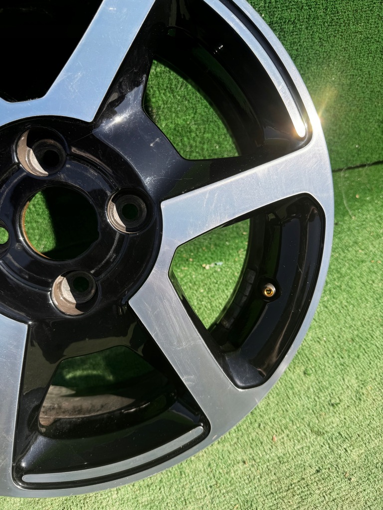 JANTA ALIE RENAULT TWINGO III 4X100 5.0" 15" ET 38 403005504R Product image