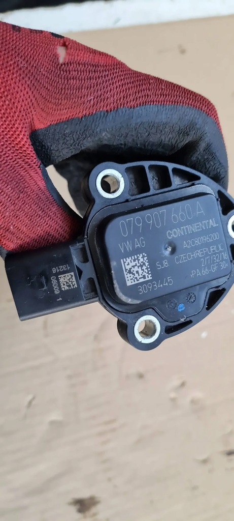 S6 C7 4G LIFT ULEI LEVEL SENSOR 4.0 TFSI 079907660A A4 B9 8W A5 A6 A7 Product image