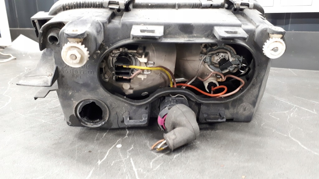 963035-00 Fața de far stângă Audi A3 Hella 8L 97R Product image