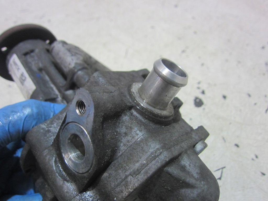 BMW X5 E70 3.0 N52B30 272km Si POWER PUMP 6796443 32416796443 Product image