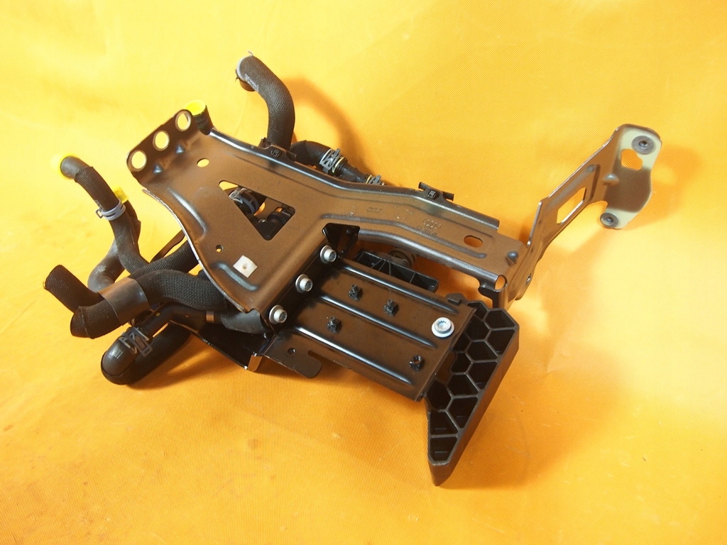 Suport furtunuri pompa de apa Audi E-Tron 4ke965567b 27KM Product image