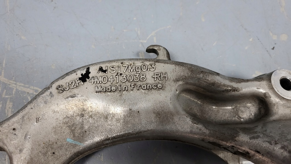 Suport Amortizor dreapta Fata Audi Q7 4M 4M0413038 Product image