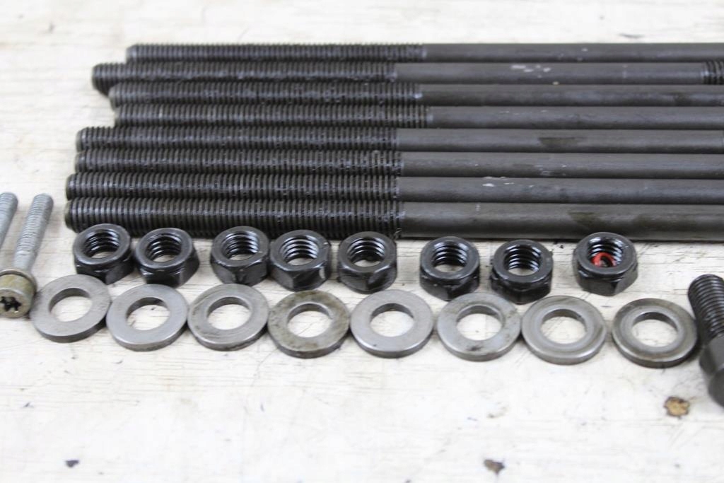 BMW R1200 RT K26 ȘTIVURI Șurub chiulasa STÂNGA DREAPTA Product image
