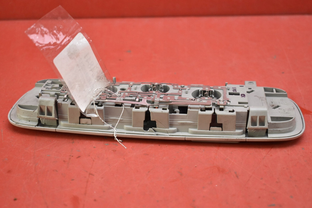 LAMPĂ INTERIOARĂ SPATE 3C0947291E VW PASSAT B7 10-15 Product image