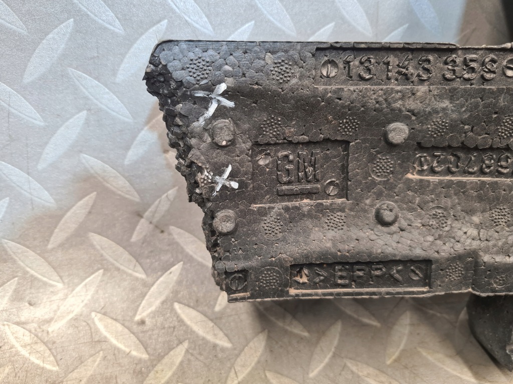 ABSORB BAR SPUMĂ SPATE STÂNGA ASTRA III H GTC 3D 13143359 Product image