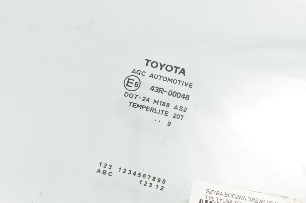 GEAM LATERAL USA DREAPTA SPATE 68130-0D200 TOYOTA YARIS III 2019 Product image