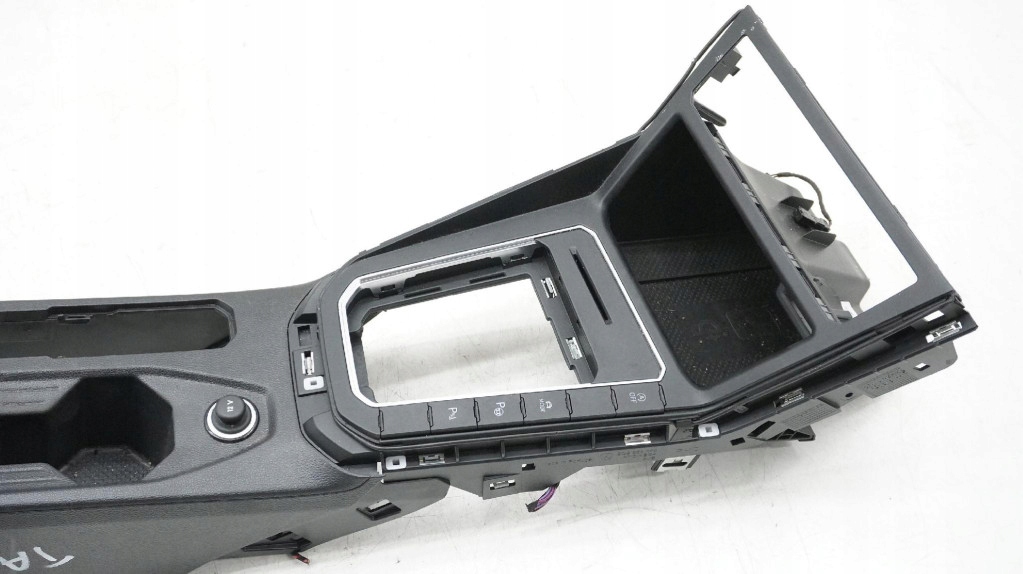 VW Taigo Tunel Central Product image