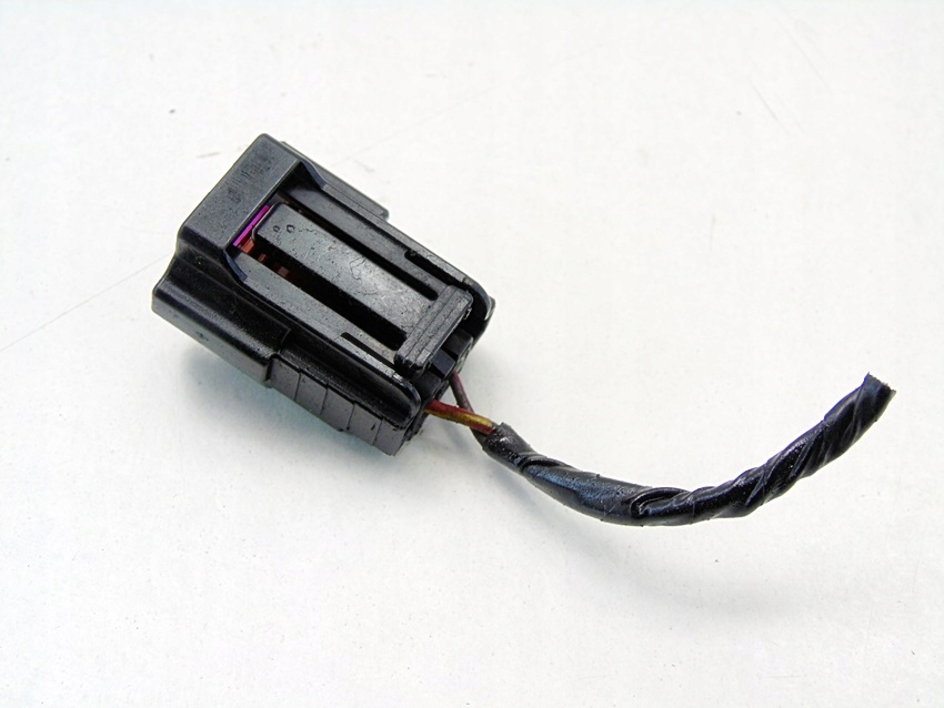PLUG CUBE 1.2 1.4 1.6 1.8 FABIA I POLO N9 FOX ROOMSTER CORDOBA IBIZA Product image