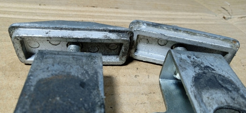 SUZUKI GSF 600 1200 BANDIT TENSIONATOR LANȚ ROATA SPATE Product image