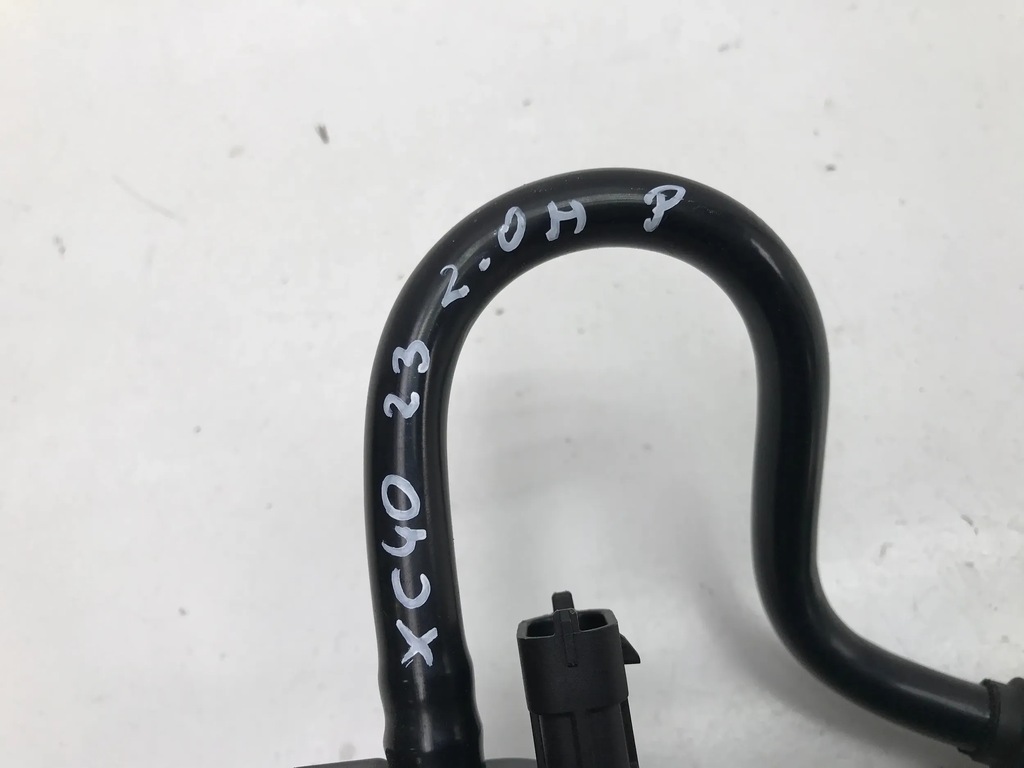 VOLVO XC 40 XC40 2023 2.0 HIBRID TUBA TUVA COMBUSTIBIL SUPPA 32363309 Product image