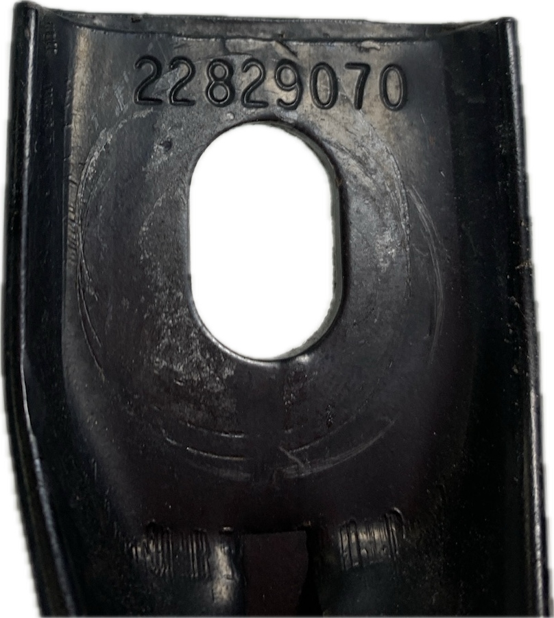 P2 Cadillac Escalade IV 2014 - Suportul atașării bateriei GM 22829070 Product image