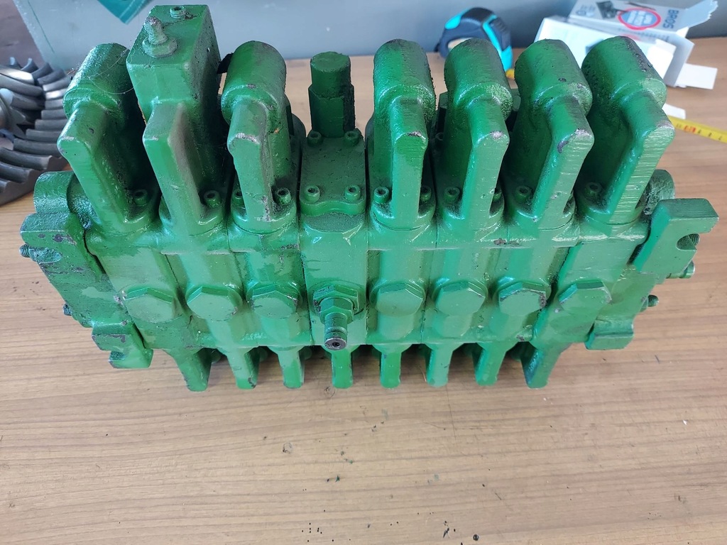 BLOC DISTRIBUITOR HIDRAULIC JOHN DEERE 1450 WTS Product image