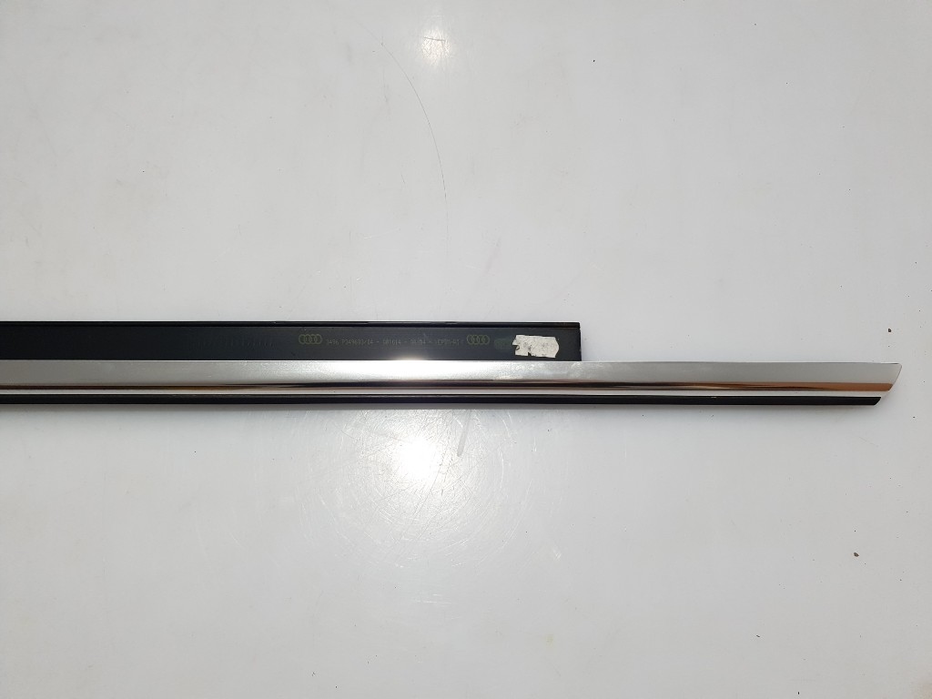 AUDI A6 C7 2014 S-LINE BANDA DE RASARE USI DREAPTA CROM 4G0853764 Product image