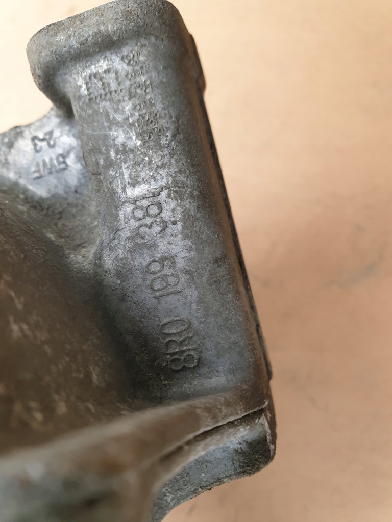 SUPORT MOTOR AUDI 8R0199381B Product image