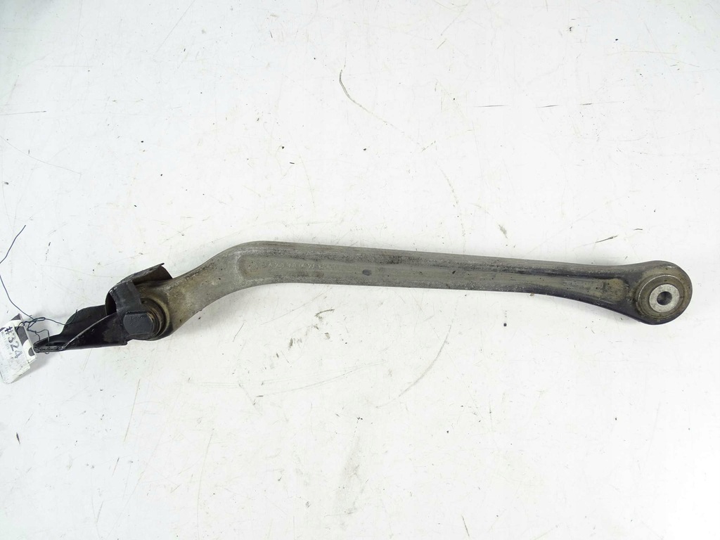 Mercedes Clasa E W211 BRAȚ SUSPENSION INFERIOR DREAPTA SPATE A2303500429 Product image