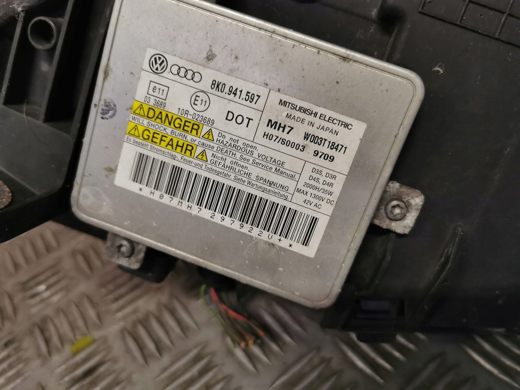 LĂMPURI FAȚĂ AUDI A6C6 LIFT 4F0941004DF 4F0941003DF UK Product image
