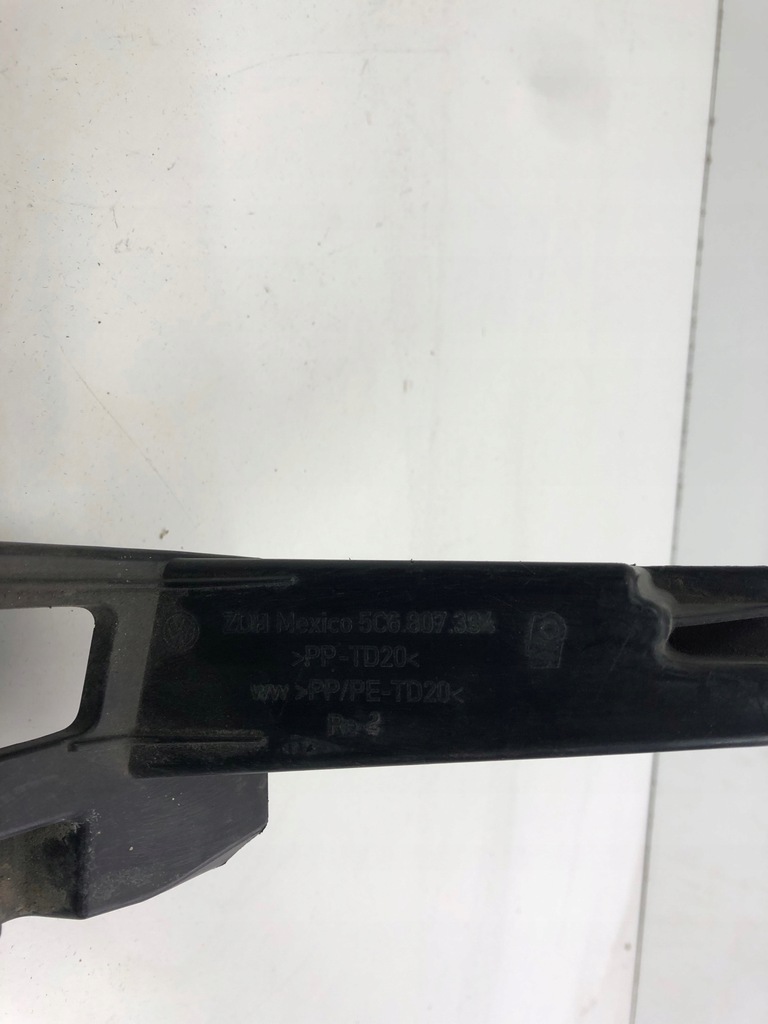 VW JETTA 5C6807394 SLIZG BUMPLE DREPTA DREPTULUI Product image