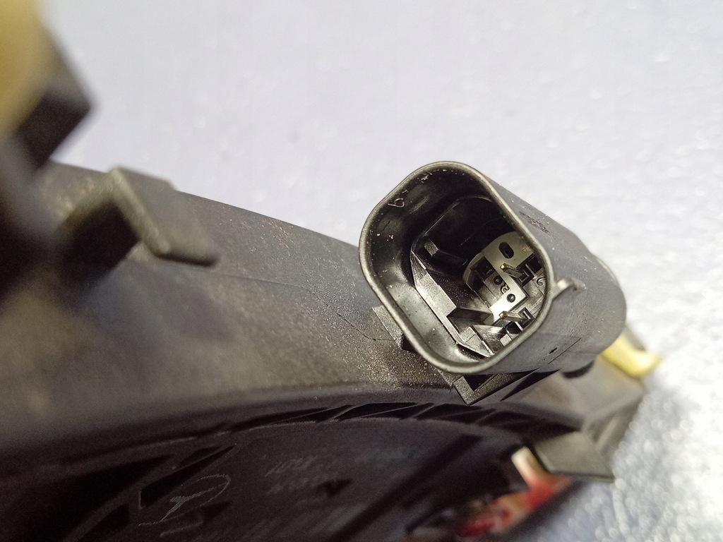MERCEDES CLS W218 FIXARE MÂNER DREAPTA A2047602434 Product image