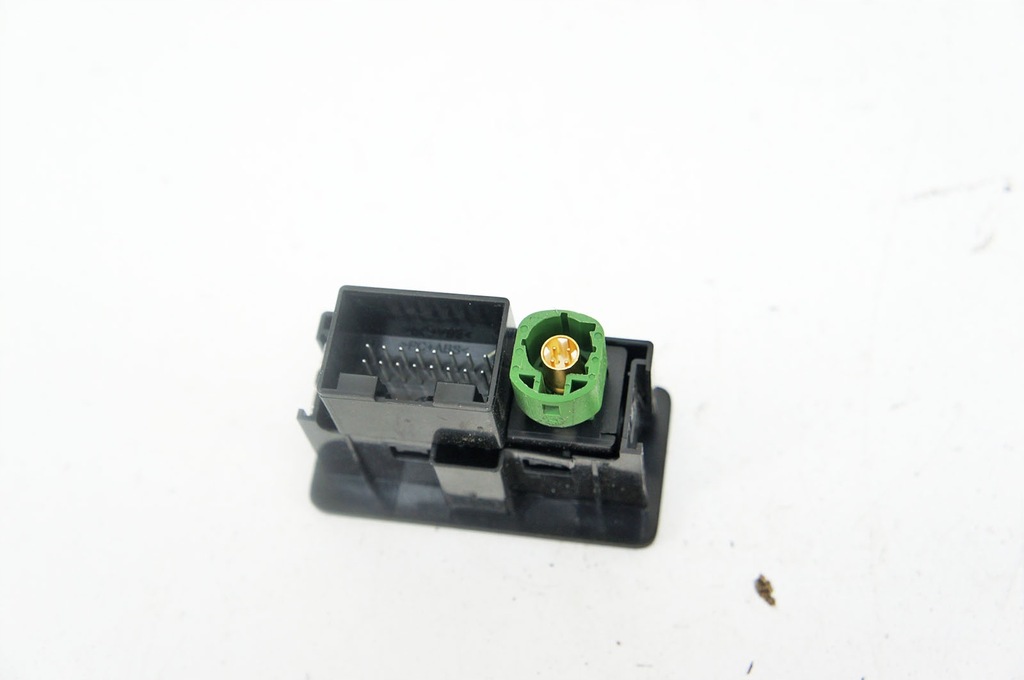 RF270 Seat Leon III Priză FR Port USB 5F0035222C 5Q0035736 Product image