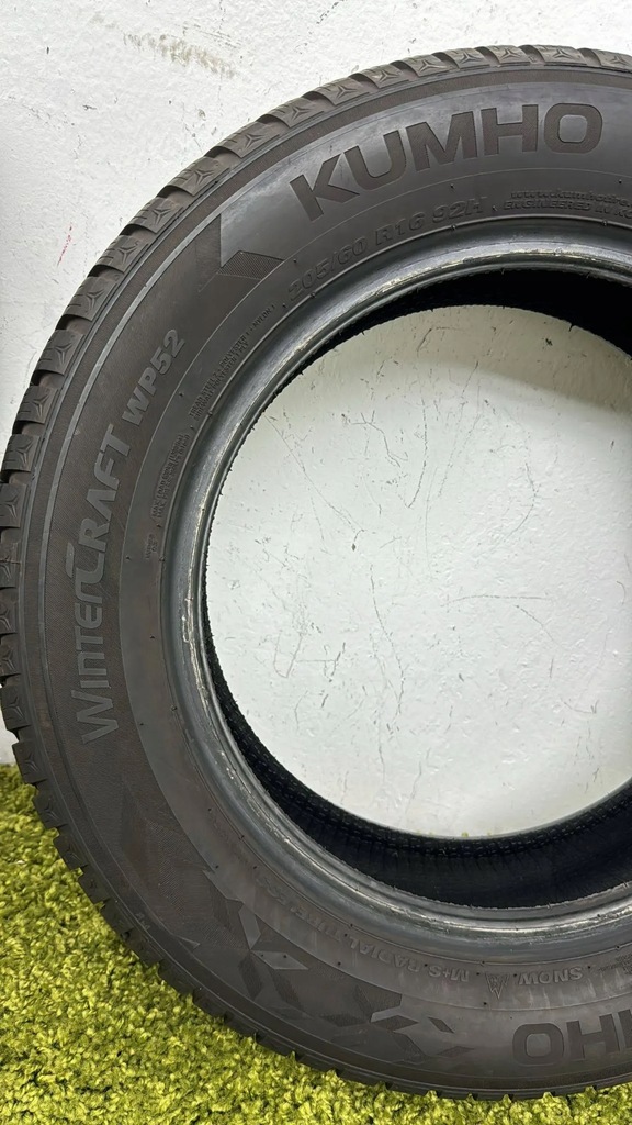 Set 4x anvelope de iarnă Kumho WinterCraft W52 205/60/16 92H 23r 7.5mm Nice Product image