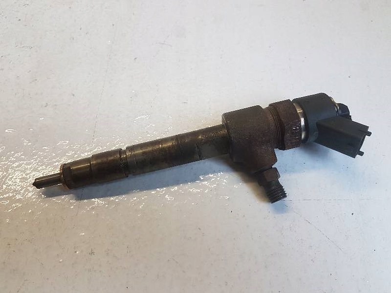 Injector Fiat Alfa Lancia Bosch 2.4 JTD 0445110002 Product image