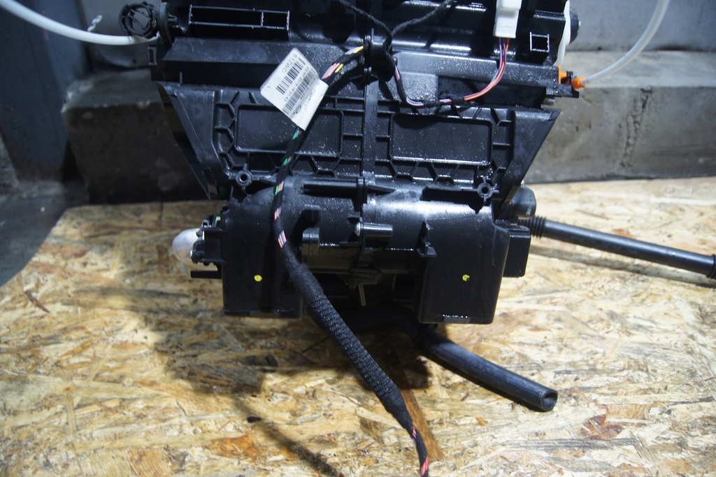 INCALZITOR TRAFIC VIVARO III EU 272700324R Product image