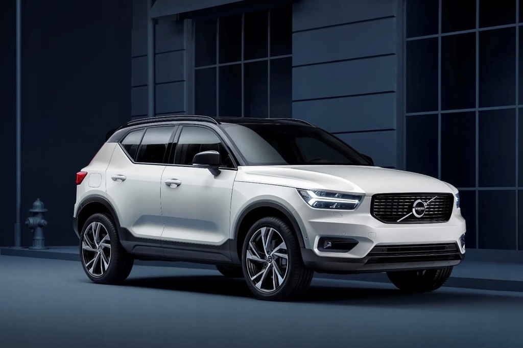 Volvo XC40 2.0 B3 B4 HYBRID 2023 TUBA DE ESCAPAR TABINA DE CAPAT 32317213 Product image