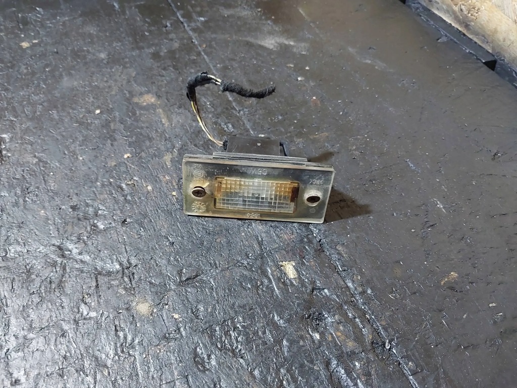 Audi A3 8L Lift lampă de înmatriculare spate 8D9945021G Product image