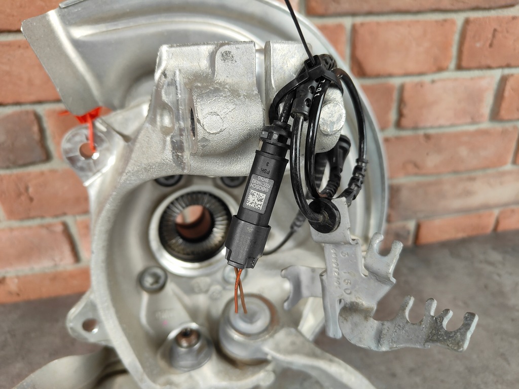 BMW G01 X3 G02 X4 Hub stânga Product image