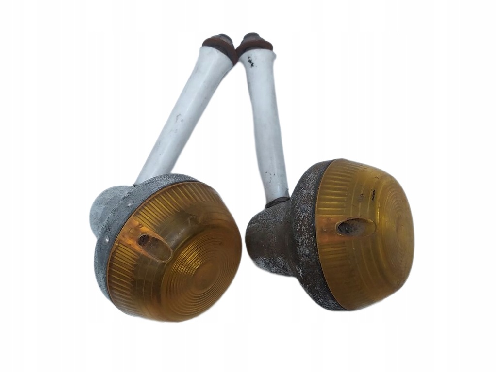 Un set de semnalizatoare pentru motociclete folosite Product image