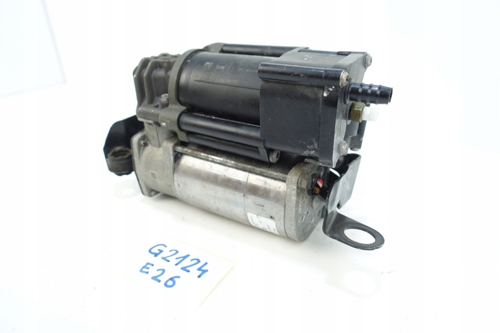 MERCEDES C-CLASS W205 2014 - COMPRESOR SUSPENSION A2133200104 Product image