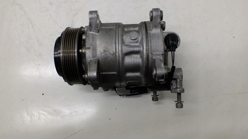 COMPRESOR AER CONDITIONAT BMW G11 G30 G31 Product image