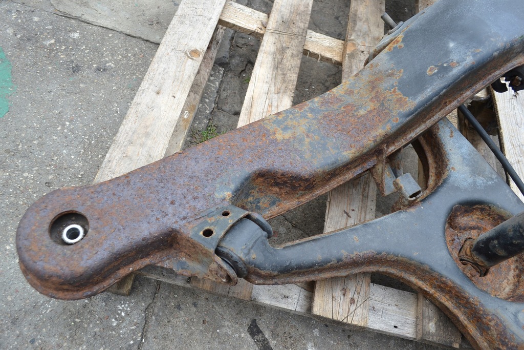 Mercedes W126 Carucior spate suspensie spate Product image
