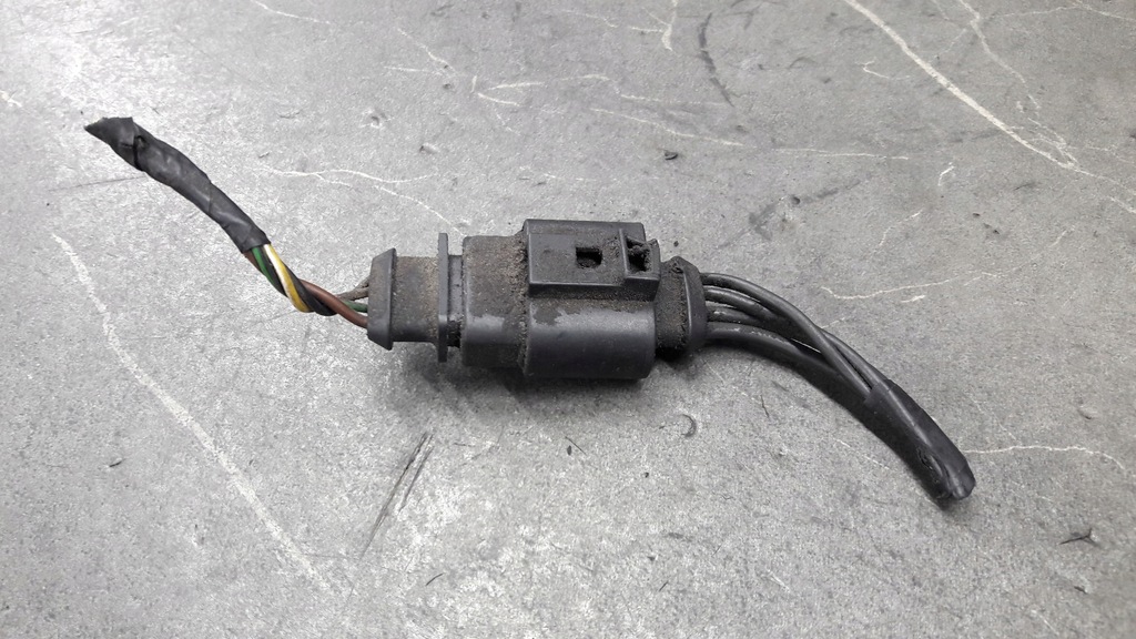 1J0973704 Plug -in Audi VW Cube Product image