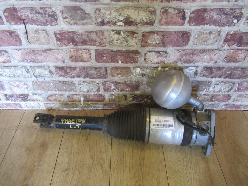 AMORTIZOR PNEUMATIC SPATE STANGA VW PHAETON 2011 Product image