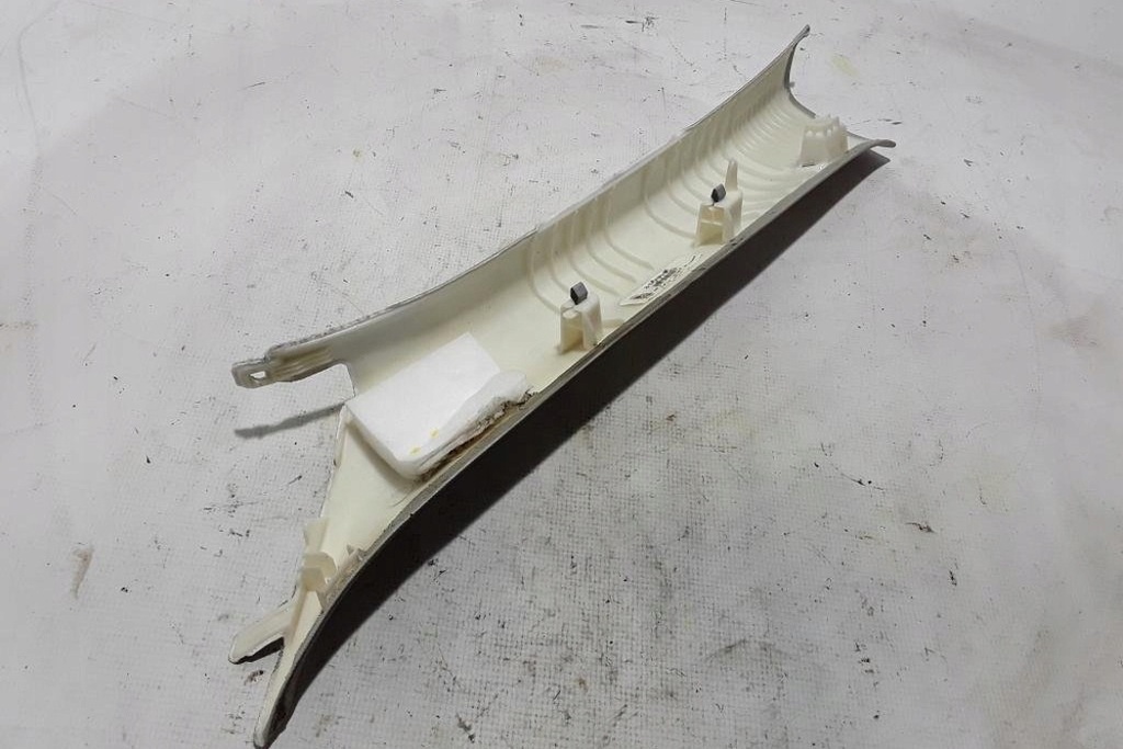 Drepturi frontale Volvo Pilon Cover 31479193 2.0L Benzină 2022 Product image