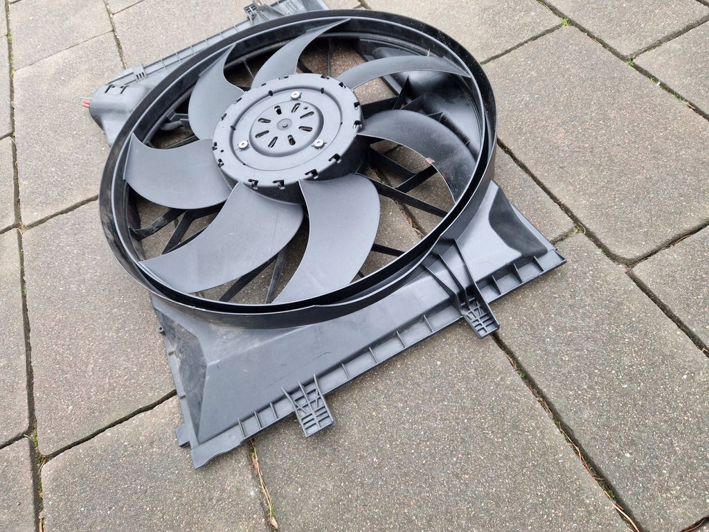 Clasa C W203 Alte locuințe cu fan 400W A2035001593 A2035400688 2006 Product image