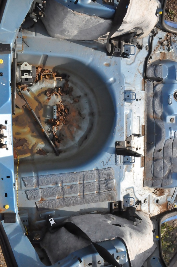 FORD FIESTA MK8 INTREGUL SPATE APARĂ CUREA SPATE STÂNGA DREAPTA Product image