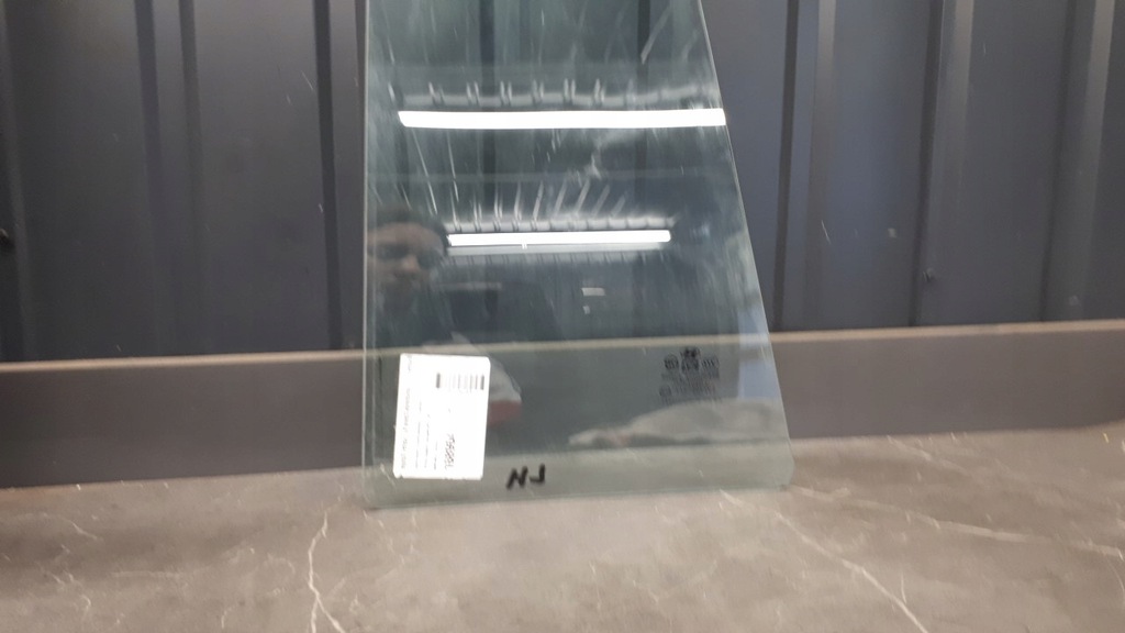 Sticlă din stânga spate Hyundai Terracan 03r Product image