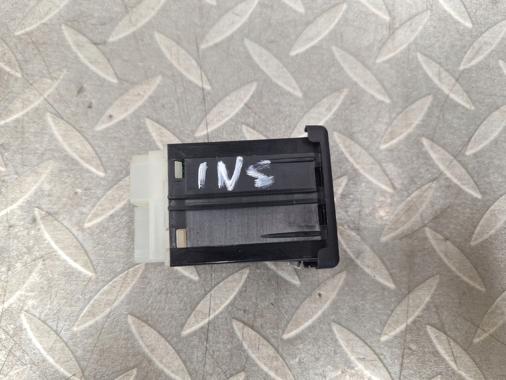 PRISE AUX USB CITITOR DE CARDURI PRISE OPEL INSIGNIA A 20868796 Product image