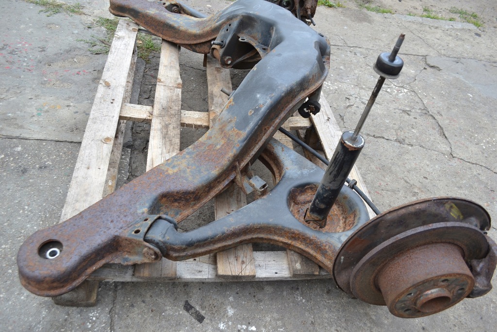 Mercedes W126 Carucior spate suspensie spate Product image