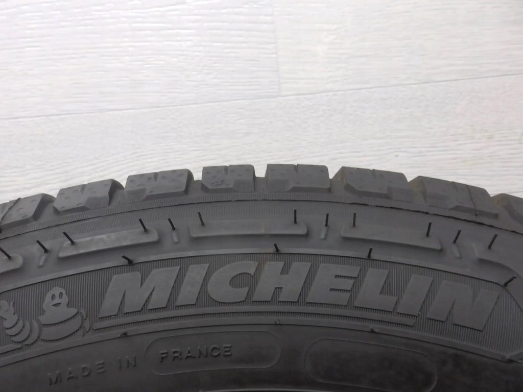 Michelin Agilis CrossClimate anvelopă pentru toate anotimpurile 215/60/17C 109/107T Product image