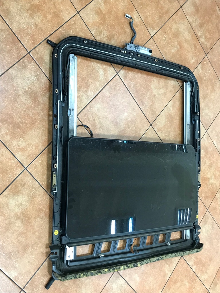 Trapă Mercedes W211 break OE 2117800629 Product image