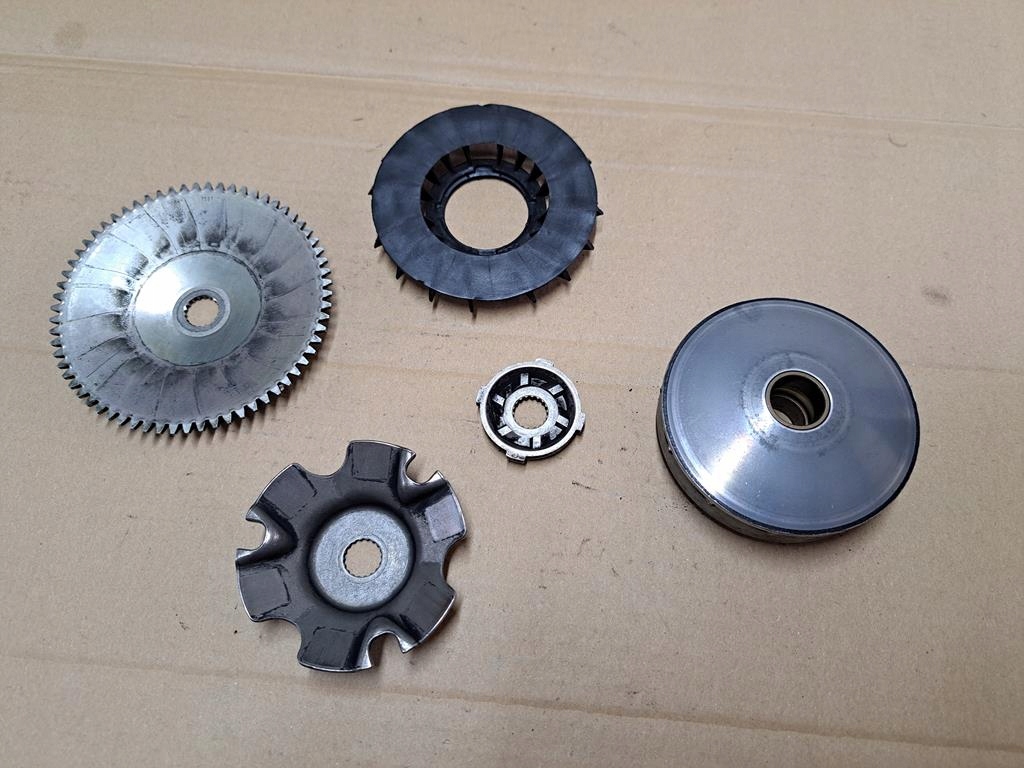 PIAGGIO LIBERTY 50 4T 16-20R VARIANT AMBREAI SET DRIVE (4) Product image