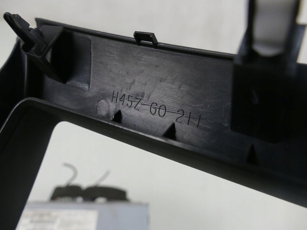 ECRAN MONITOR NAVIGARE RADIO PLAYER MITSUBISHI OUTLANDER II Product image
